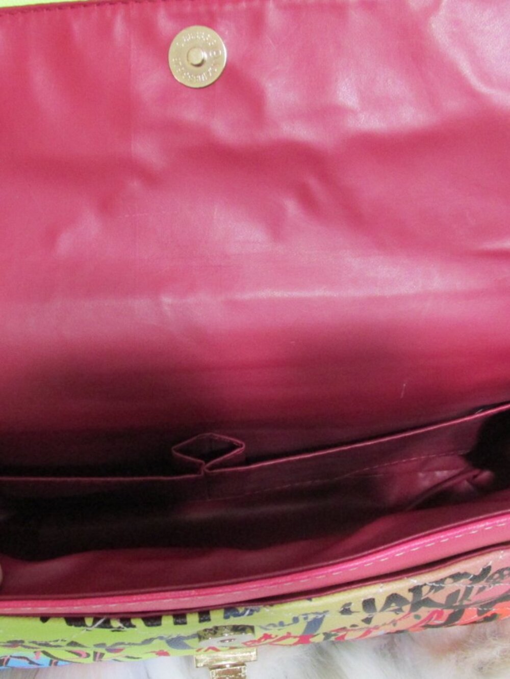 P2969-Turnlock Caleesa Graffiti Satchel Drop Shoulder Stap Bag - Picture 8 of 10